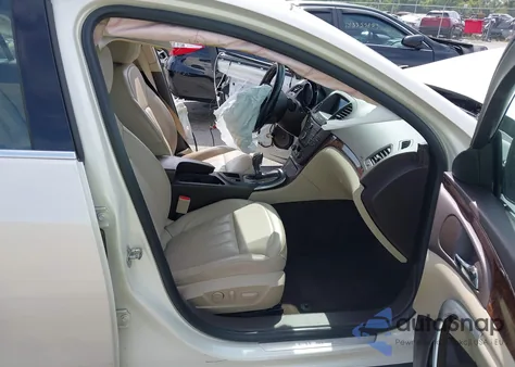 2013 Buick Regal Turbo - Premium 1 из США, поврежденный, VIN 2G4GS5EV9D9176448